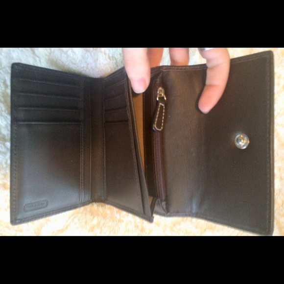 Coach Signature Brown &Beige Shoulder Bag & Wallet - Picture 11 of 13